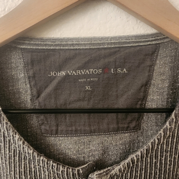 John Varvatos 100% Cotton Striped Gray Henley Shirt Mens Size XL - Picture 2 of 7